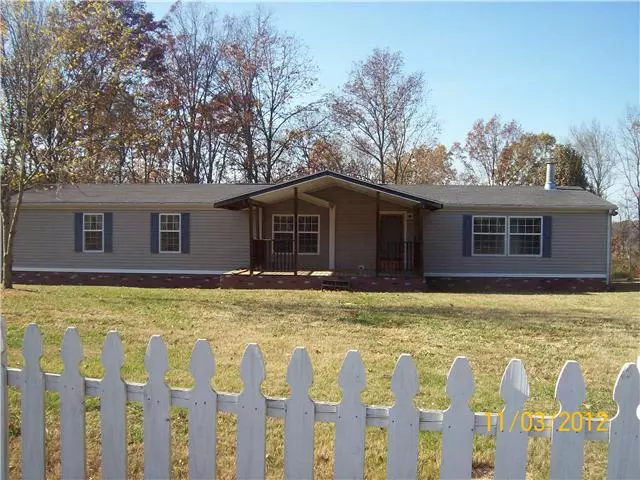 2890 New Hope Rd, Celina, TN 38551