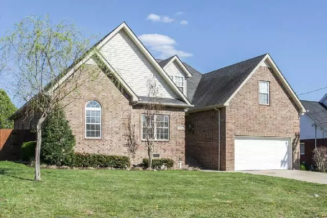 7008 Burntwood Dr, Smyrna, TN 37167