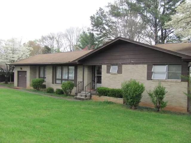 105 Edgewater Dr, Winchester, TN 37398