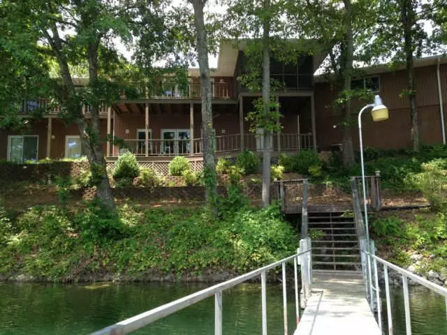 390 Bluff Dr, Winchester, TN 37398