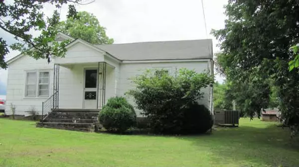 215 Walnut St, Decherd, TN 37324