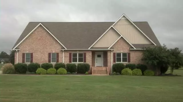 106 Bell Dr W, Winchester, TN 37398