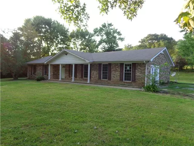 Bethpage, TN 37022,279 Chipman Rd