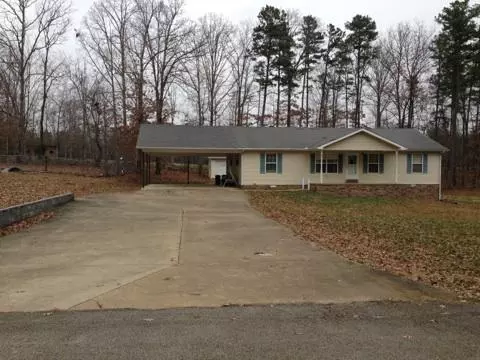 313 Hollow St, Hohenwald, TN 38462