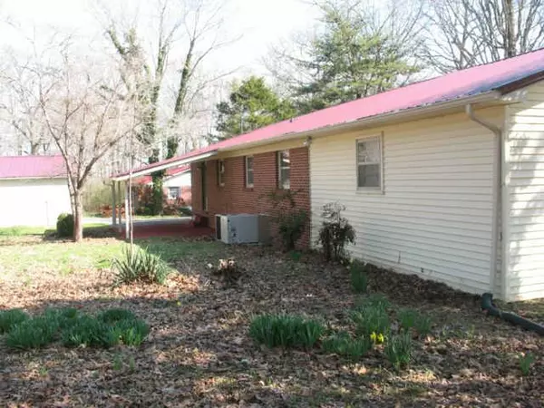 Huntland, TN 37345,301 Poplar Ave