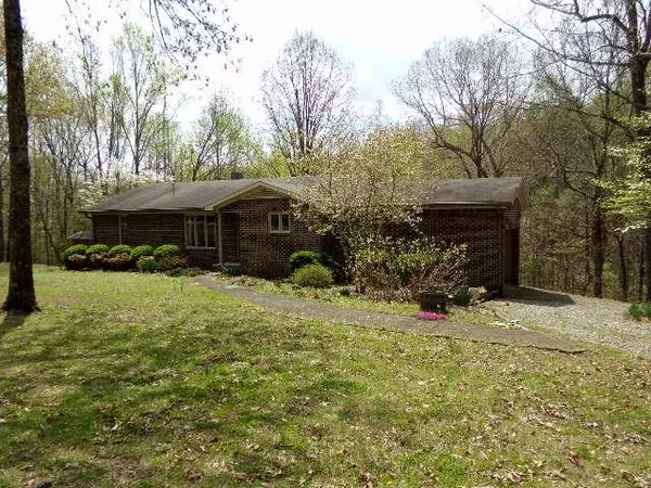 Winchester, TN 37398,90 Owl Hollow Ln