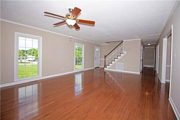 White House, TN 37188,102 Pennsylvania Ave