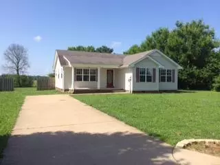 227 Edgewood Dr, Hohenwald, TN 38462