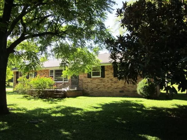 212 Pumphill Rd, Dickson, TN 37055