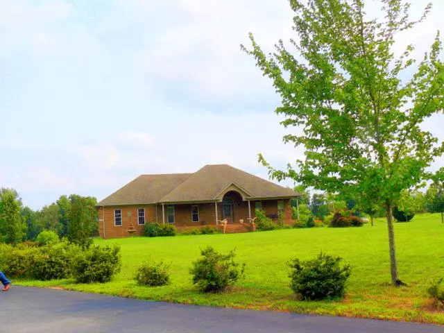 123 Mooneyham Rd, Fayetteville, TN 37334