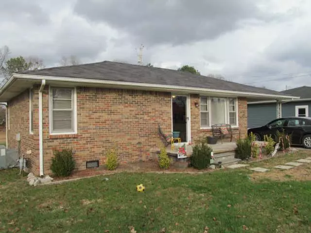 413 W 4Th Ave, Hohenwald, TN 38462