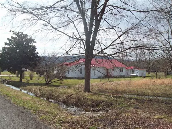 Huntland, TN 37345,1150 Greasy Cove Rd