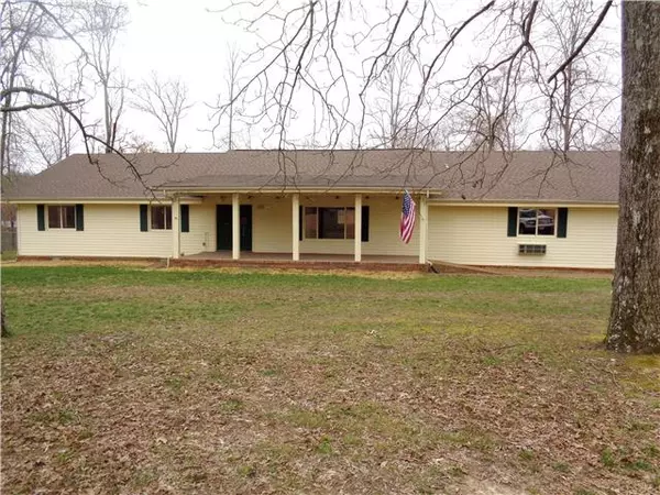 374 Riggs Ln, Tullahoma, TN 37388