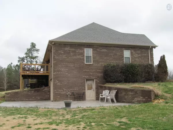 Hohenwald, TN 38462,106 Windsong Rd
