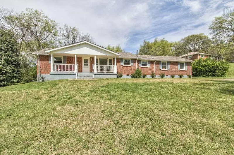 3932 Banbury Drive, Nashville, TN 37207