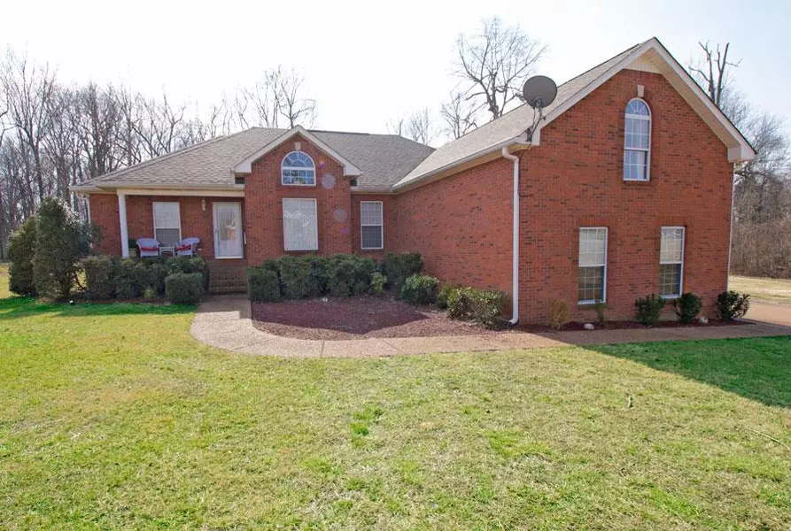 304 Covington Bnd, White House, TN 37188