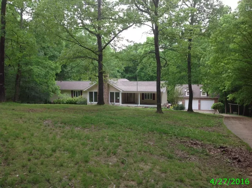 3046 Corbandale Rd, Palmyra, TN 37142