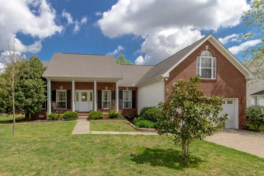 221 Holly Ln, White House, TN 37188