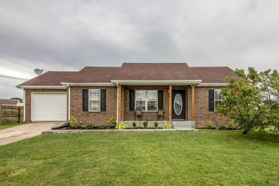 206 Brittany Dr, La Vergne, TN 37086