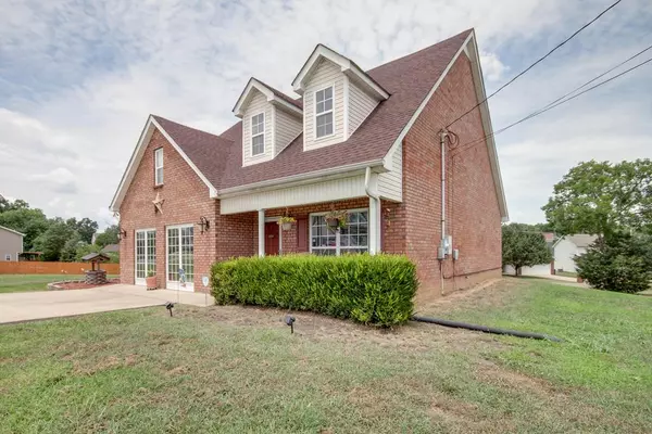 136 Wolverine Trl, La Vergne, TN 37086