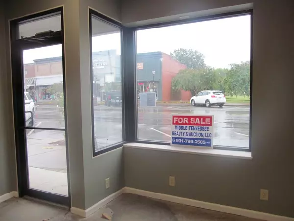 Hohenwald, TN 38462,17 E Main St