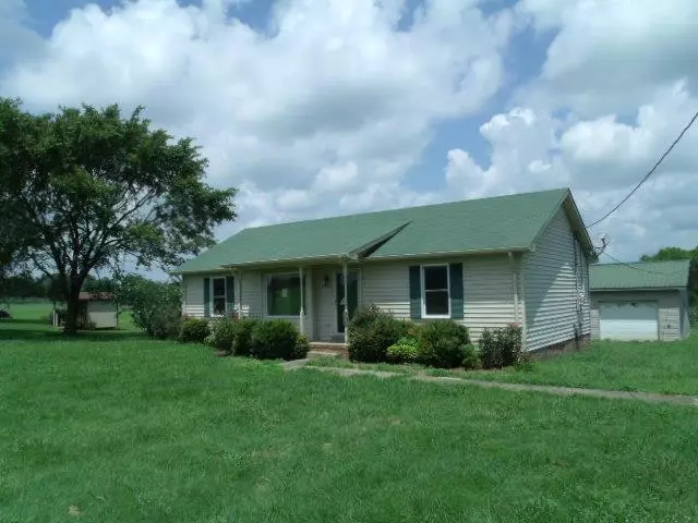 3936 Fykes Grove Rd, Cedar Hill, TN 37032