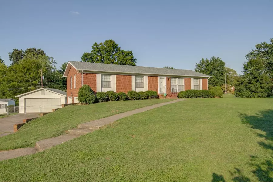 2091 Landon Rd, Clarksville, TN 37043