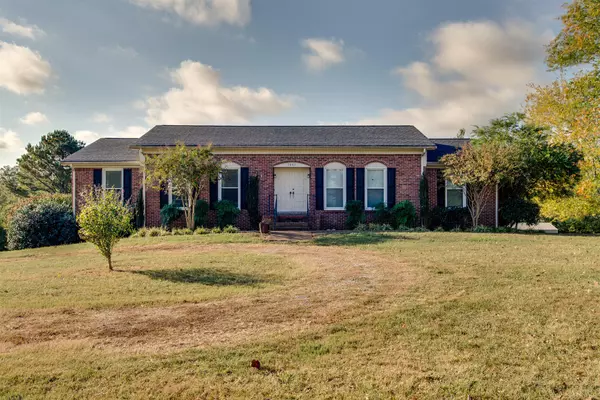 3683 Trousdale Ln, Columbia, TN 38401