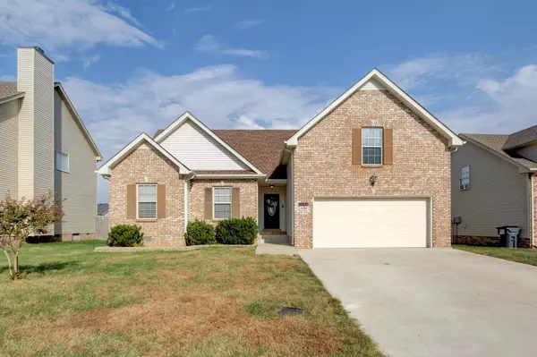 2888 Brewster Dr, Clarksville, TN 37042