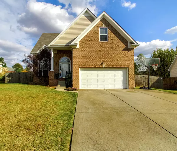 2158 Loudenslager Dr, Thompsons Station, TN 37179