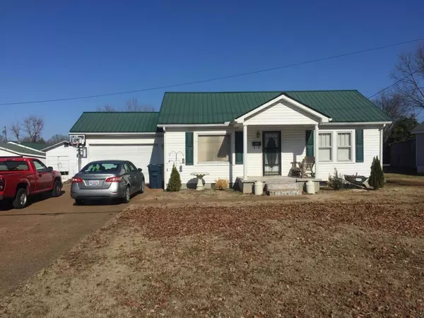 317 West Linden Ave., Hohenwald, TN 38462