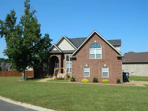 201 Landons Cir, White House, TN 37188