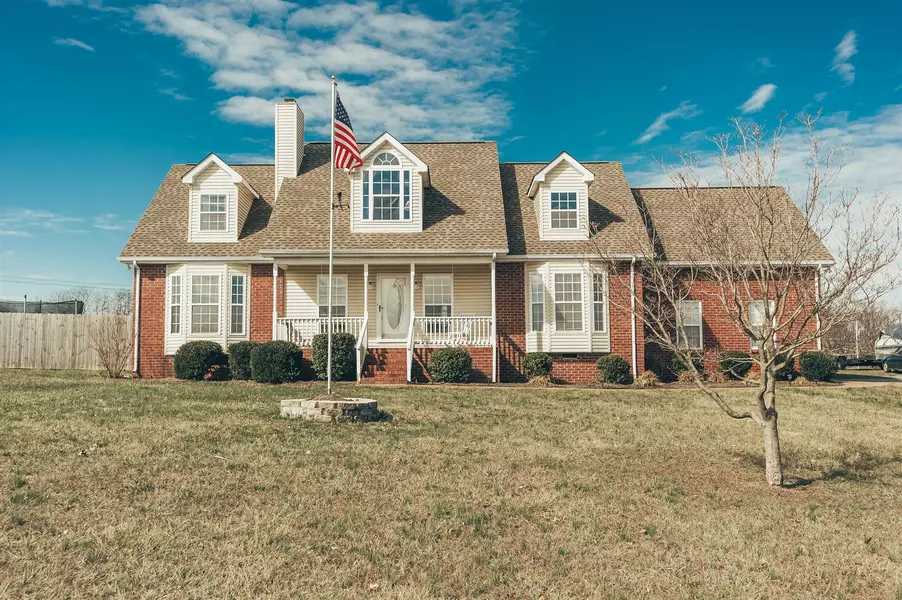 1056 Archer Dr, White House, TN 37188