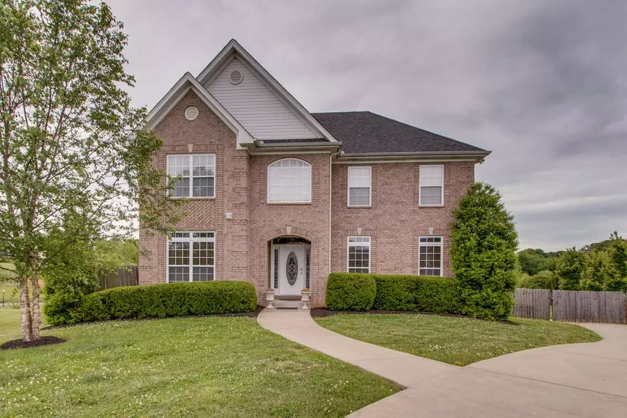 5007 Caira Ct, Pleasant View, TN 37146