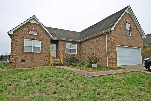 3007 Lookout Pt, Greenbrier, TN 37073