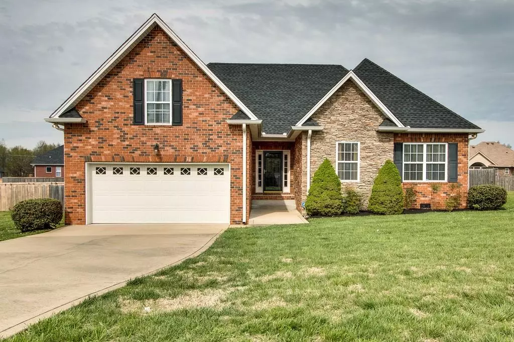 Greenbrier, TN 37073,1028 Graceland Way