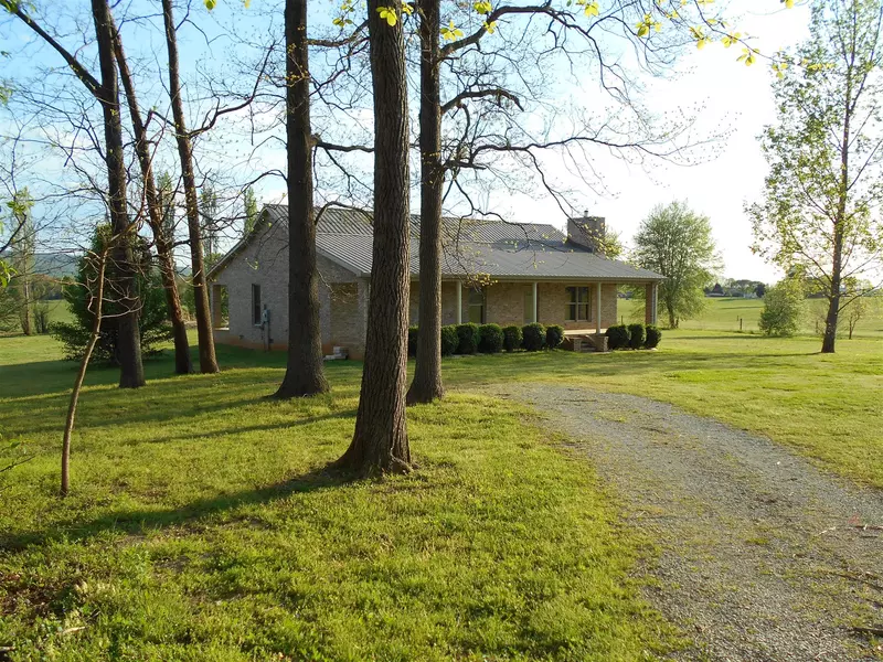 282 Foster Ln, Belvidere, TN 37306