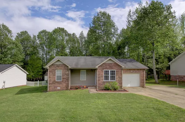 628 Ashley Oaks Dr, Clarksville, TN 37042