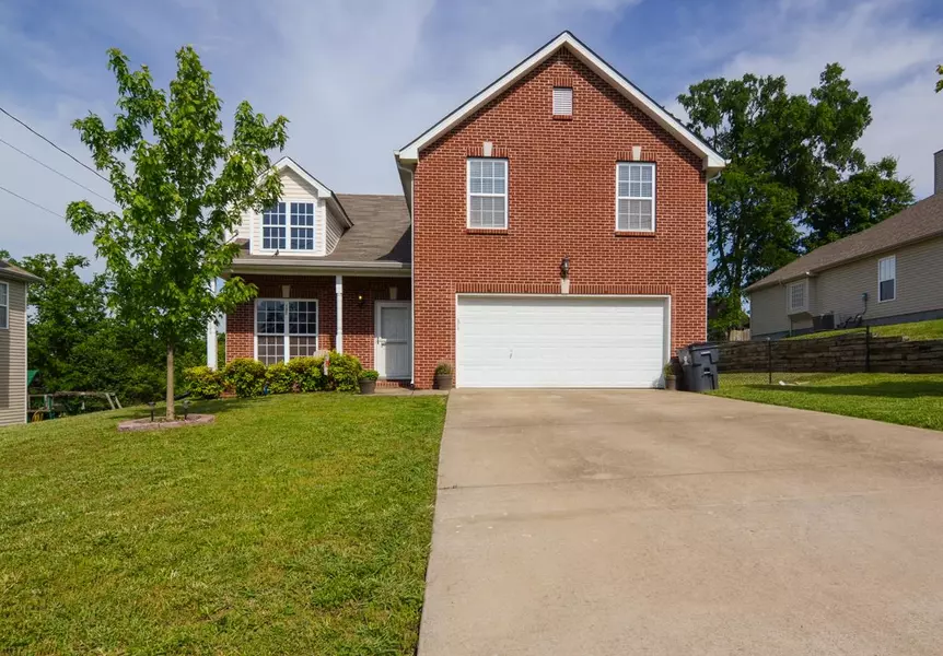 147 Mary Joe Martin Dr, La Vergne, TN 37086