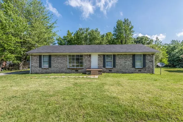 625 Cherokee Dr, New Johnsonville, TN 37134