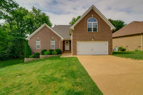 1076 Secretariat Dr, Mount Juliet, TN 37122