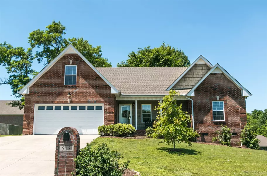 512 Cardinal Cir, Westmoreland, TN 37186