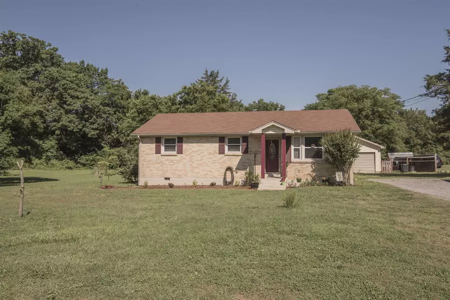 111 Deer Dr, La Vergne, TN 37086