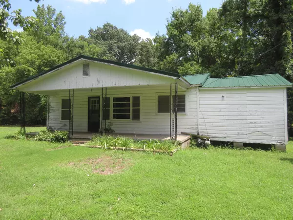 186 Tripp Rd, New Johnsonville, TN 37134