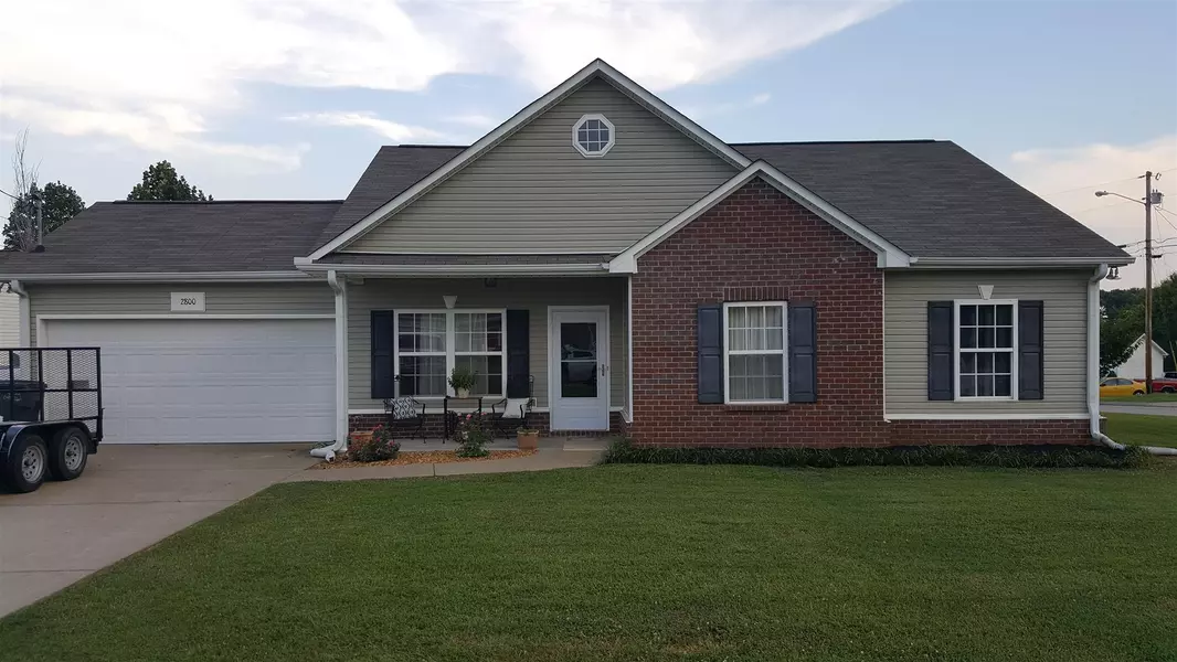 2800 Finch Ct, Columbia, TN 38401