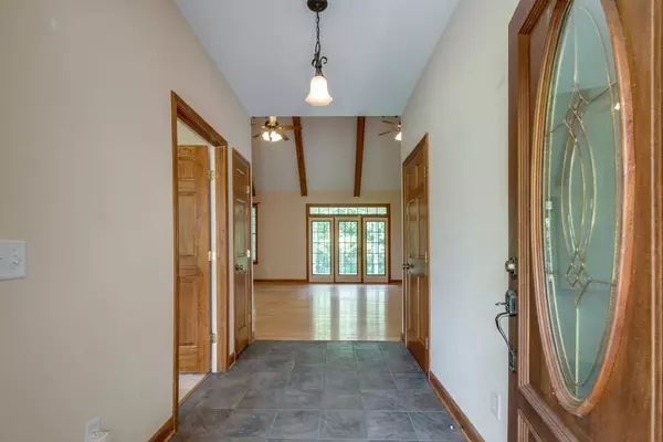 Charlotte, TN 37036,1420 Ben Collier Rd