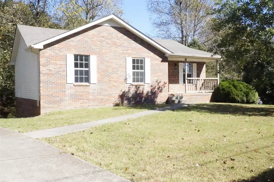 2915 Charlie Sleigh Rd, Woodlawn, TN 37191