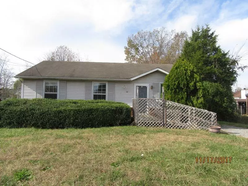 376 Roselawn Dr, Clarksville, TN 37042