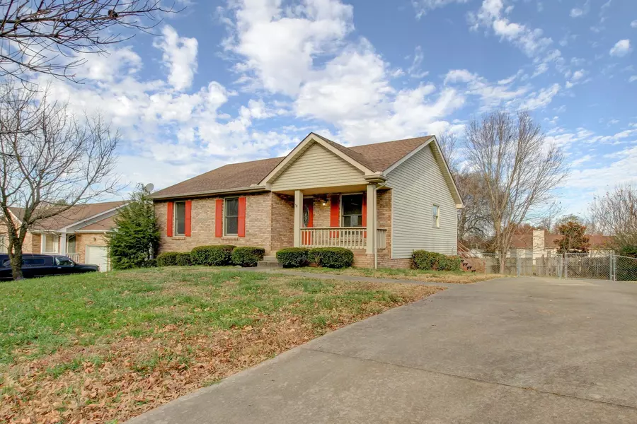 1867 Needmore Rd, Clarksville, TN 37042