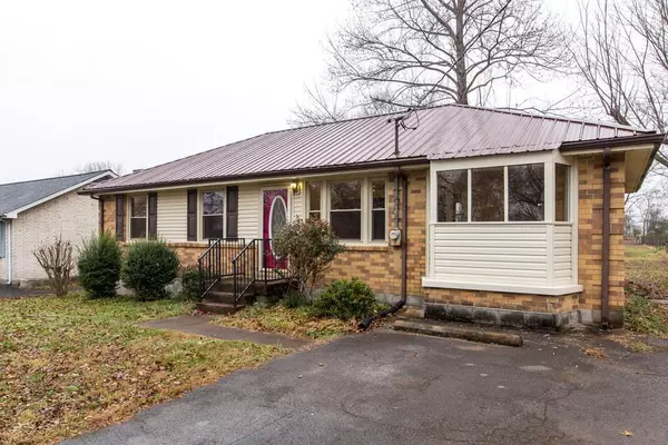 208 Bennett Dr, Old Hickory, TN 37138